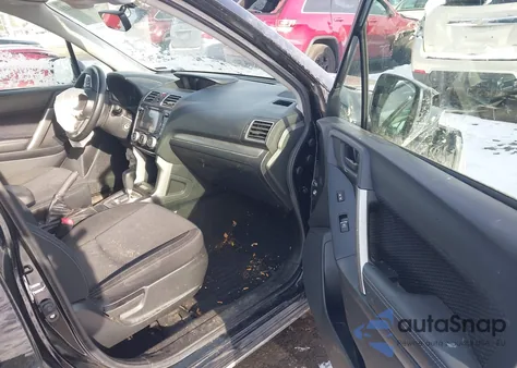 2018 Subaru Forester 2.5I Premium z USA, uszkodzony, nr VIN JF2SJAGC2JH416048